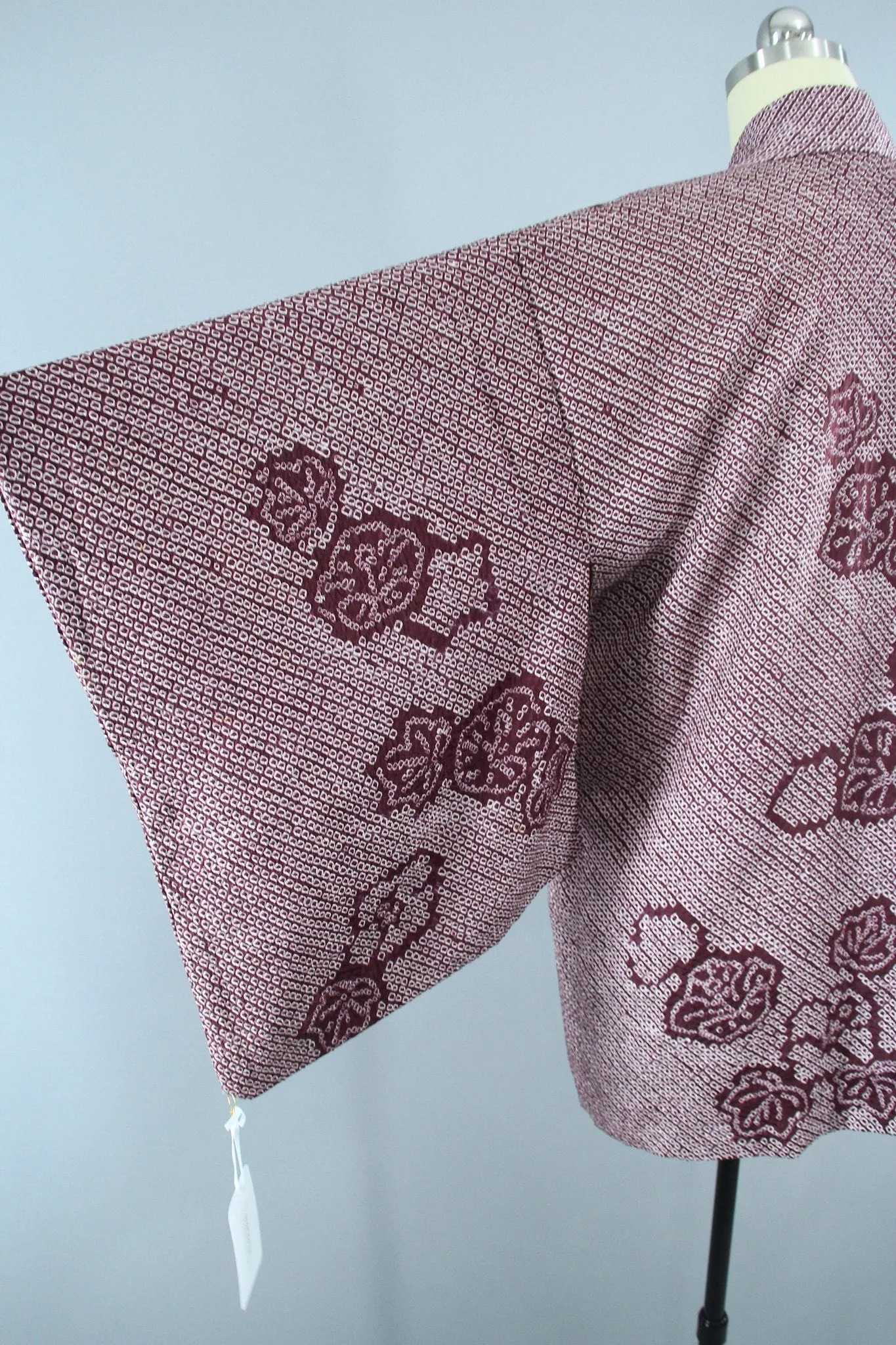 1960s Vintage Silk Haori Kimono Jacket with Purple Shibori Floral Pattern