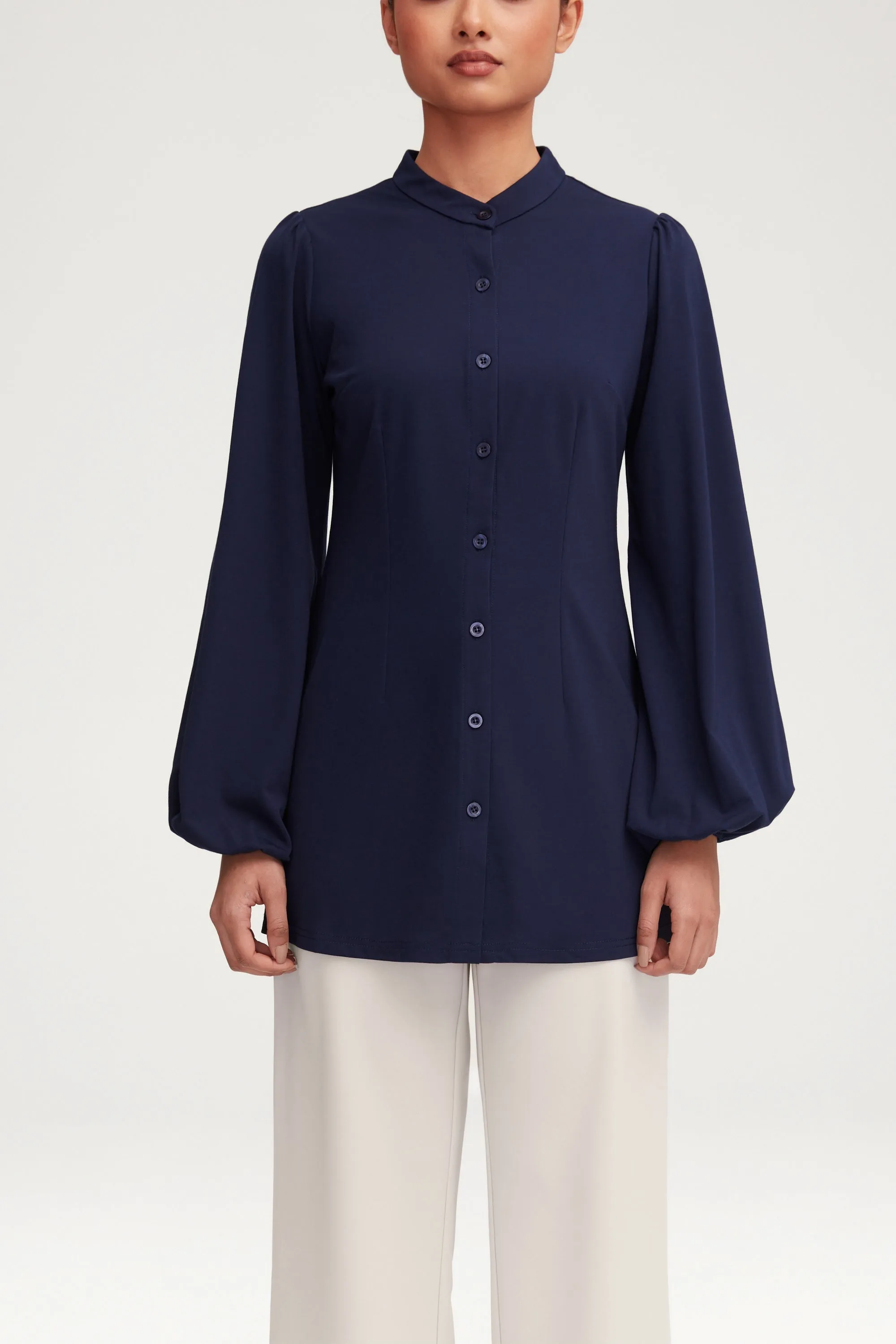 Chic Rayana Jersey Button-Down Top in Elegant Navy Blue