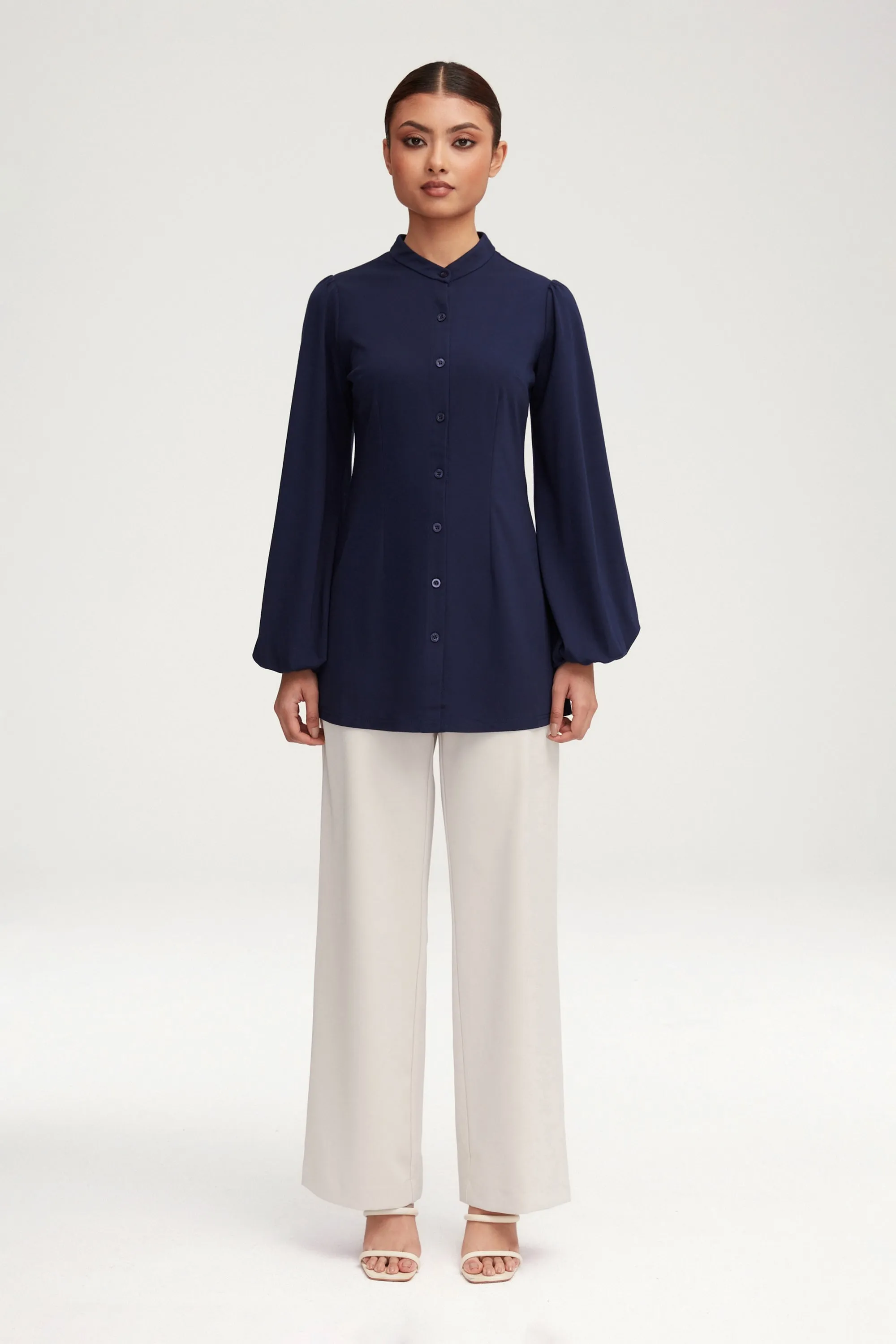 Chic Rayana Jersey Button-Down Top in Elegant Navy Blue